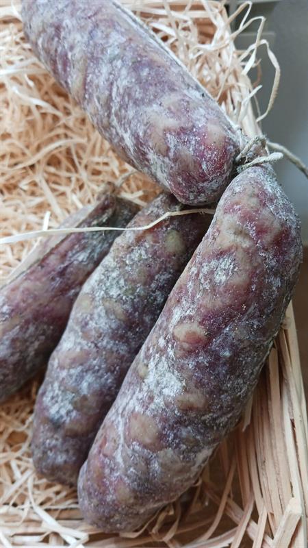 Il salame piacentino aromatizzato con la lavanda Il salame piacentino aromatizzato con la lavanda